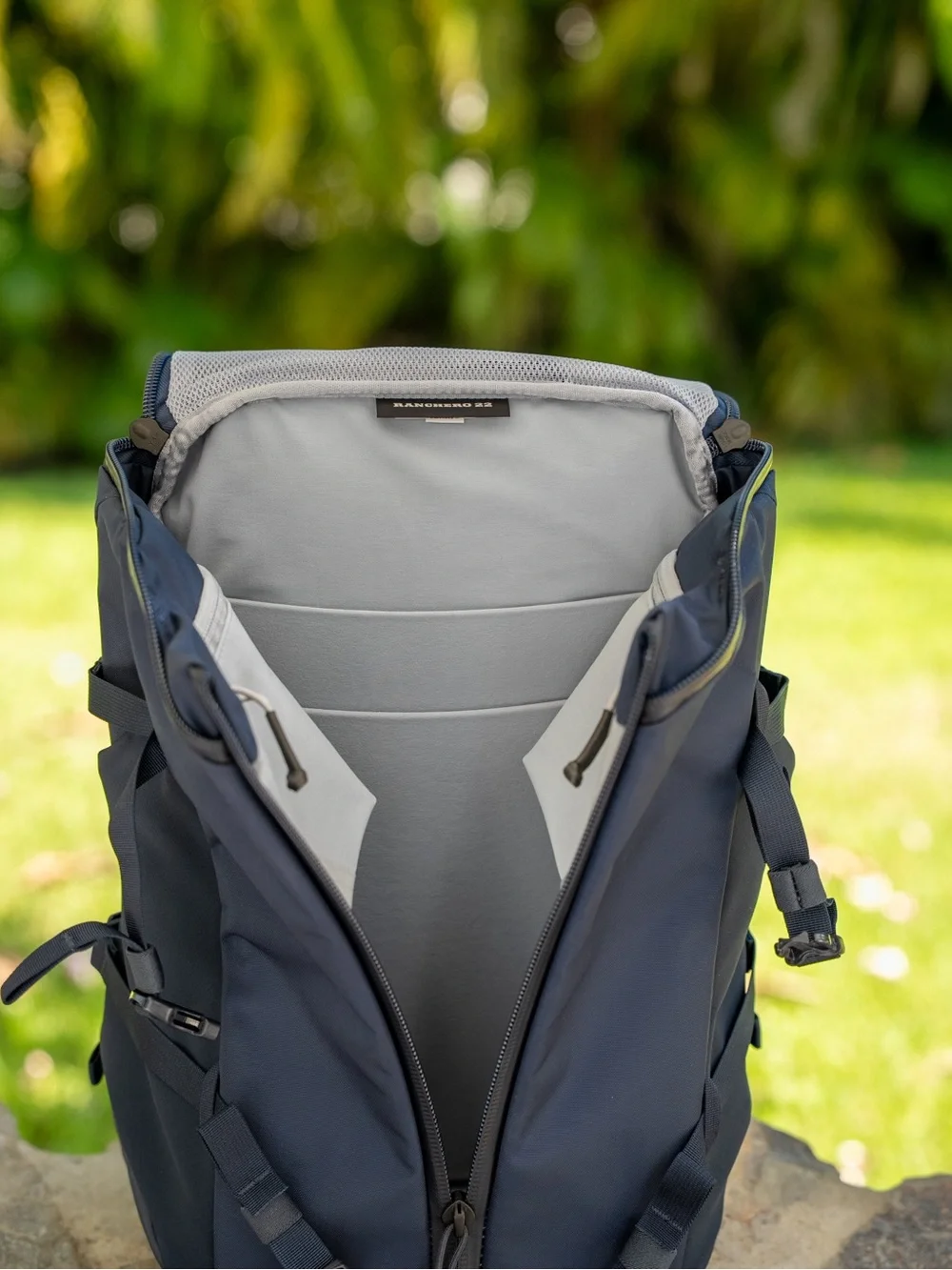 Yeti Ranchero 22L Navy Blue Outdoor Travel Backpack Mystery Ranch